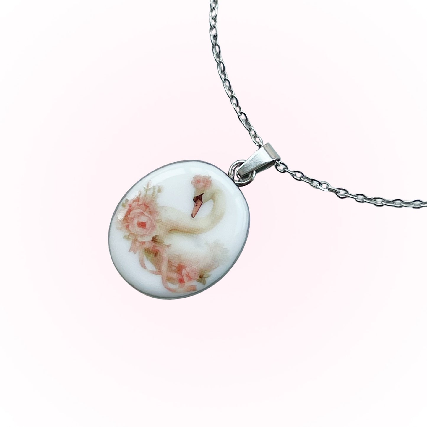 Graceful swan necklace