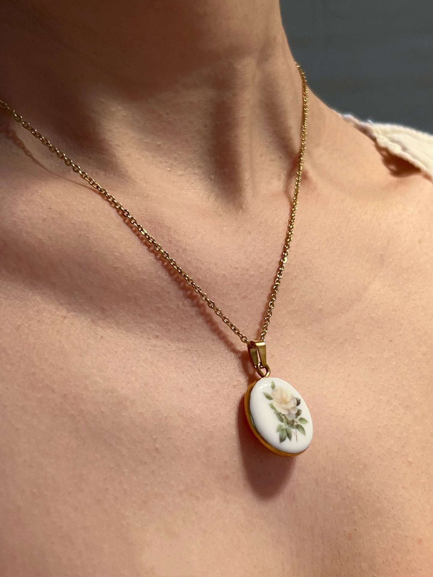 Camellia flower necklace