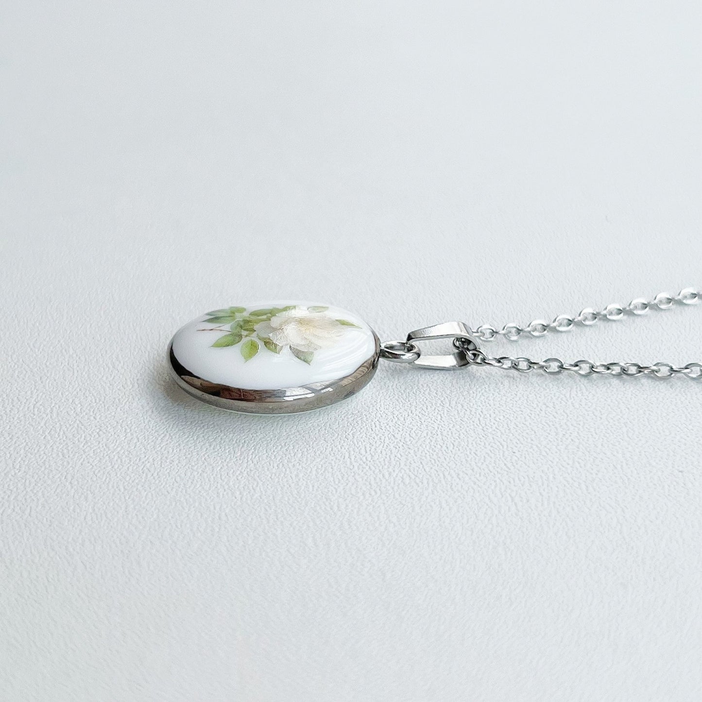 Camellia flower necklace