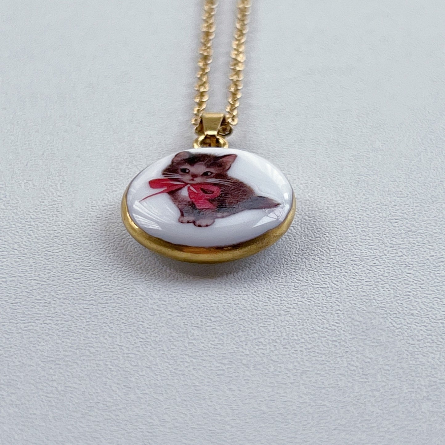Red Bow Vintage Kitty Necklace