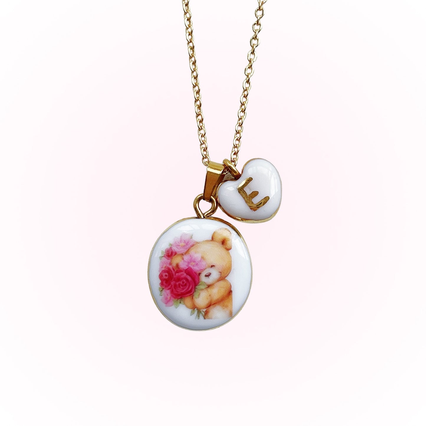 Teddy bear with roses necklace
