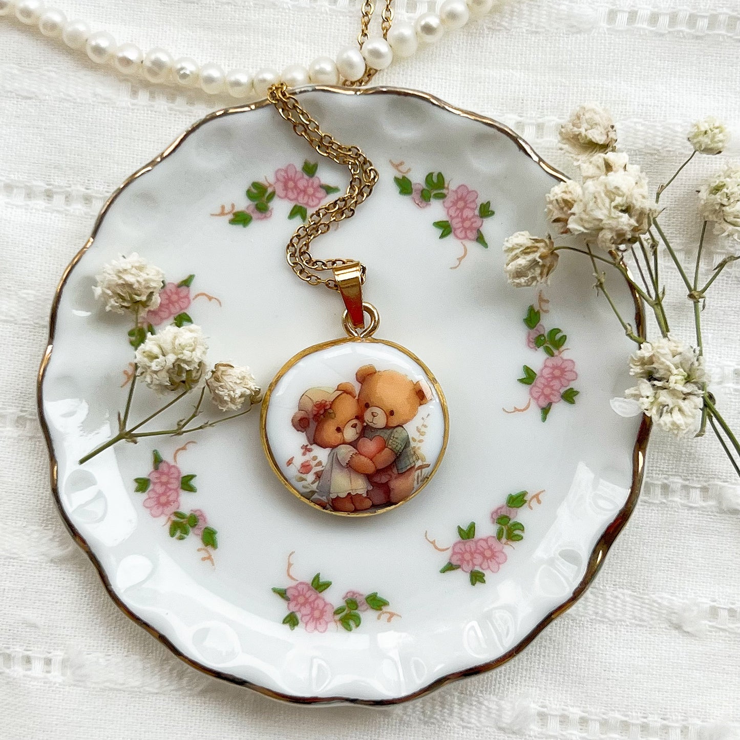Loving embrace necklace