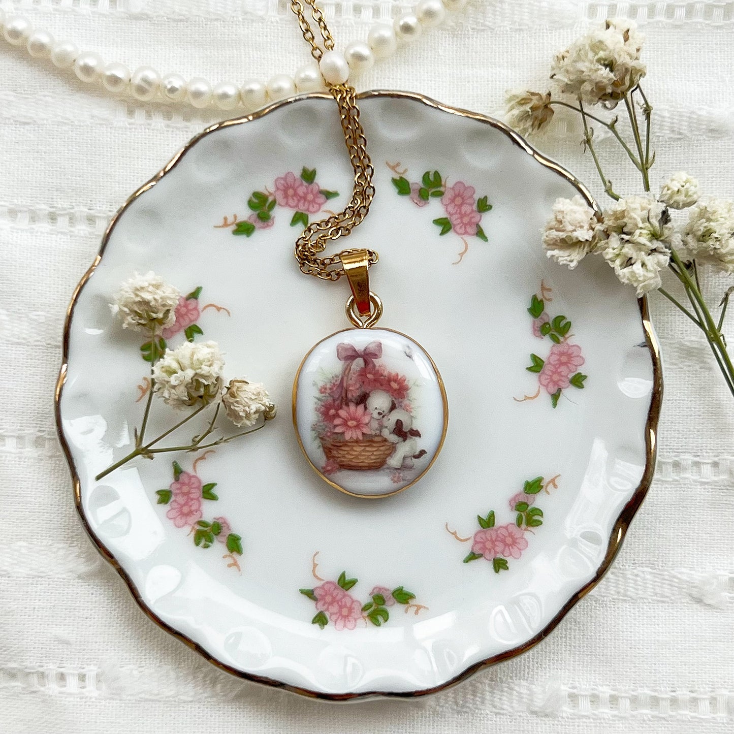 Flower Basket Puppy Friends Necklace