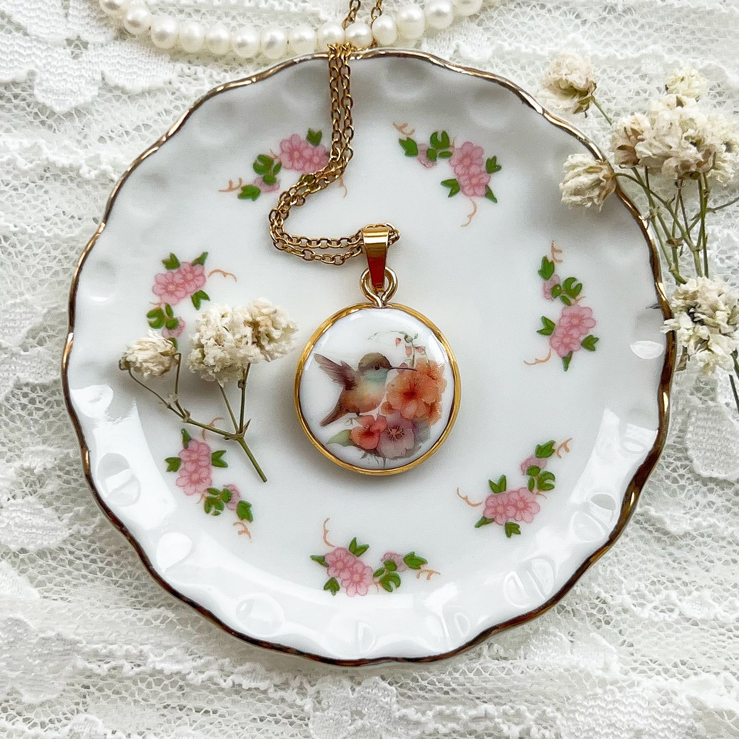 Hummingbird bloom necklace