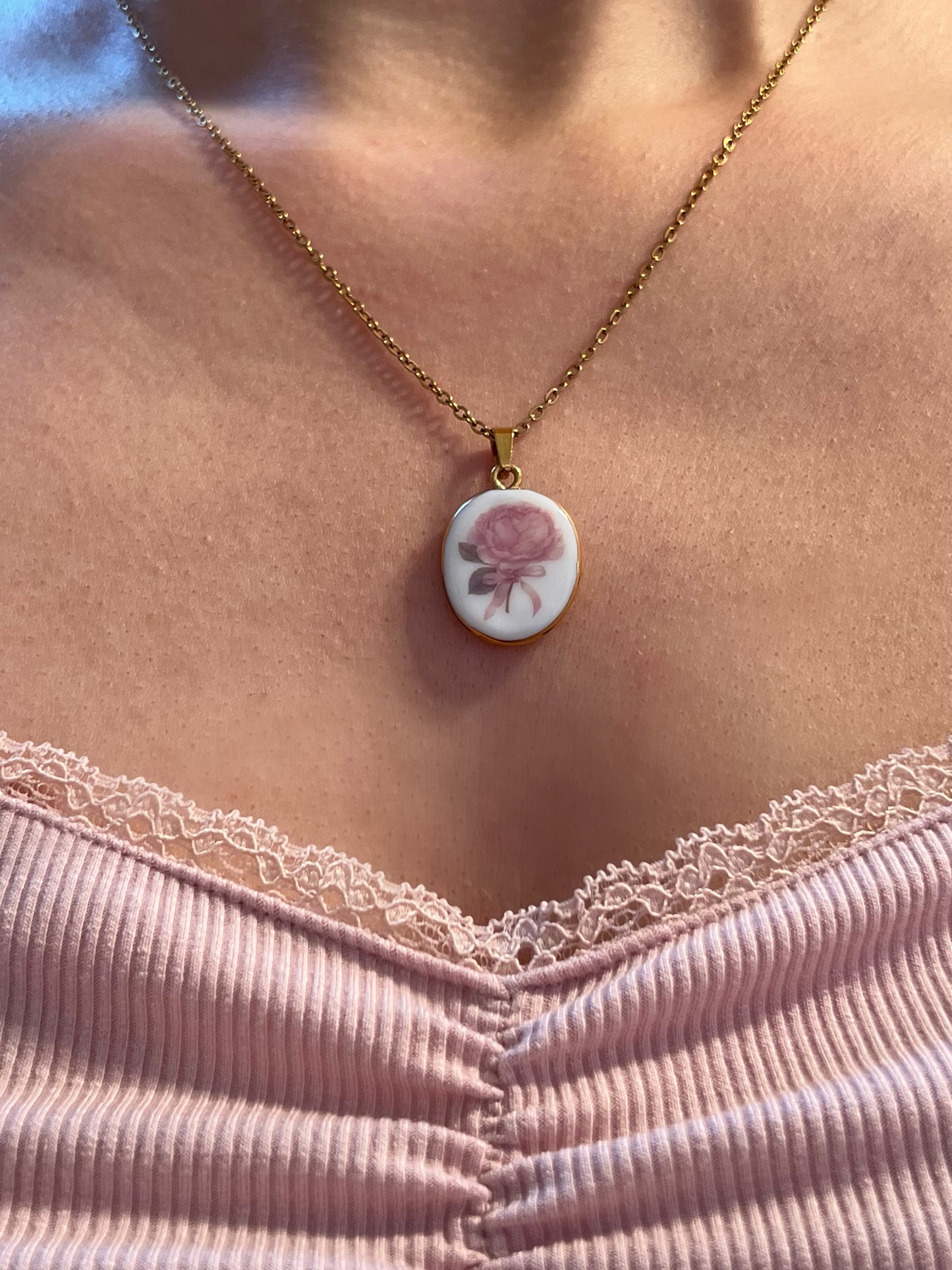 Blooming pink rose necklace