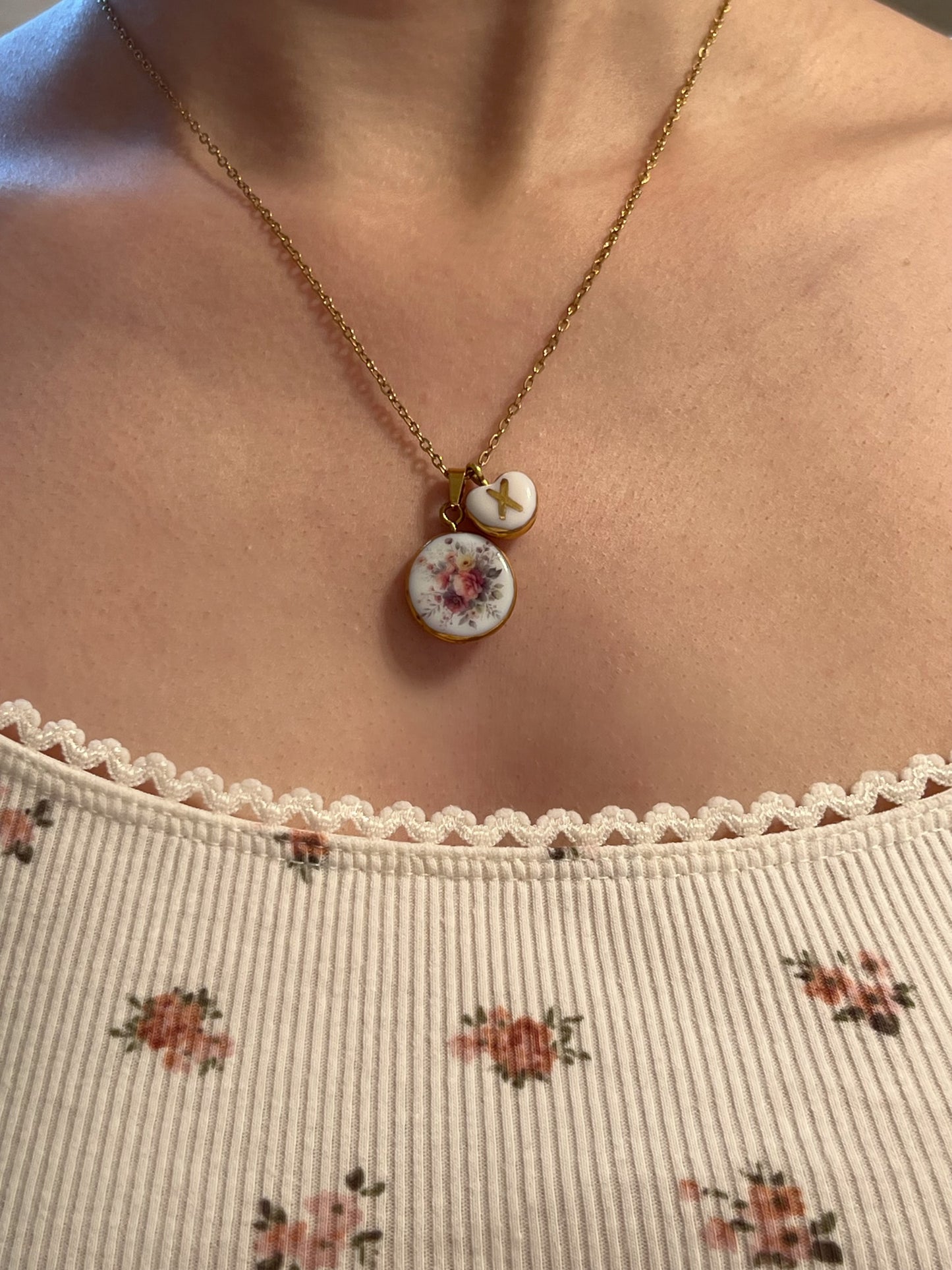 Romantic floral necklace