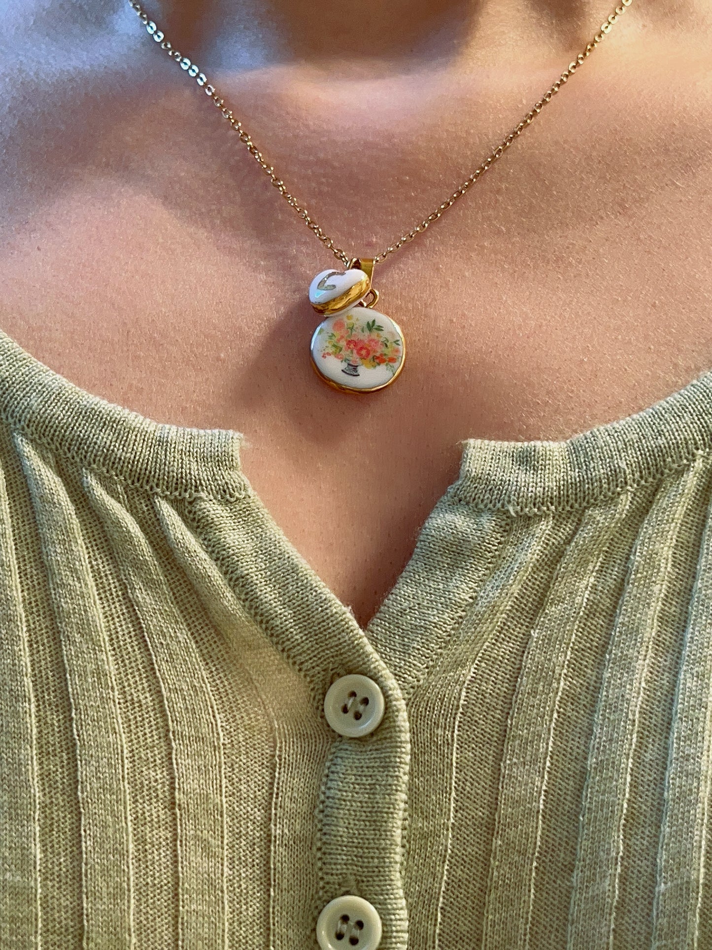 Vibrant flower necklace