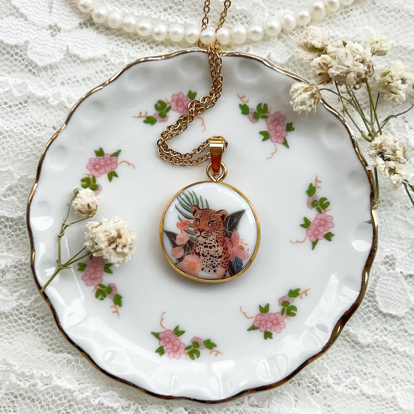 King of the jungle necklace