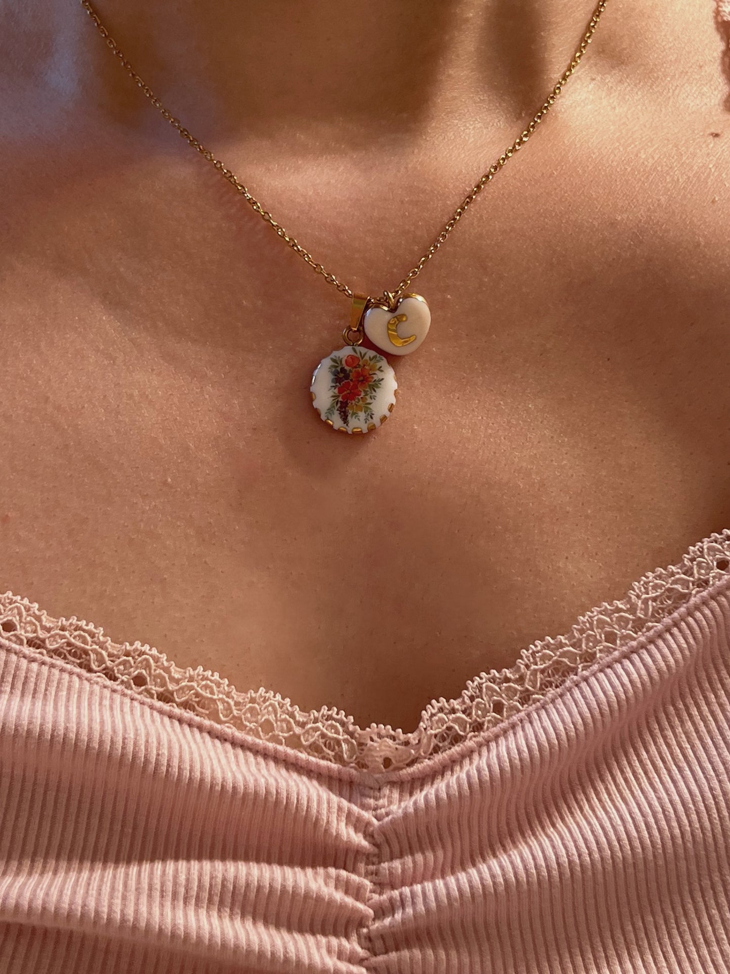 Vibrant flowers necklace