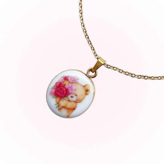 Teddy bear with roses necklace