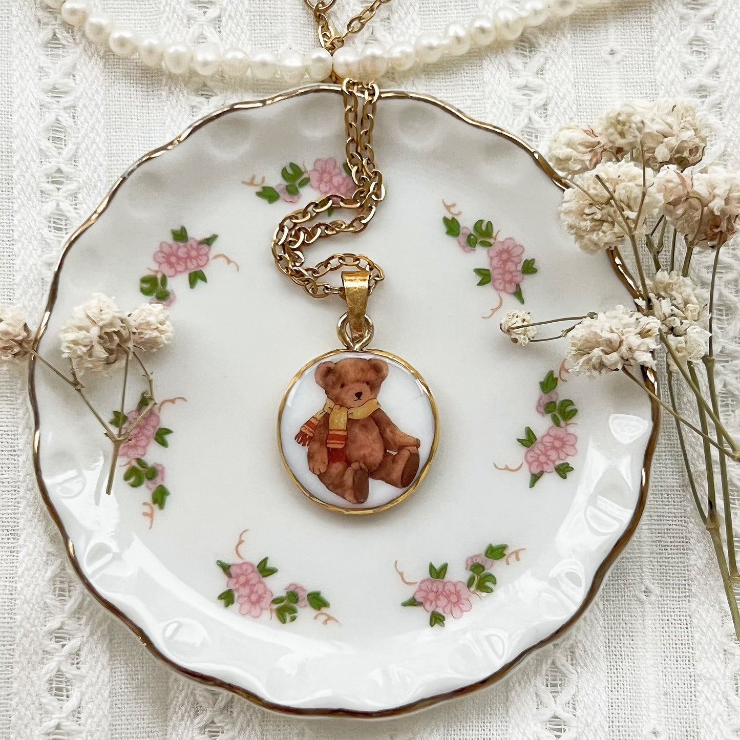 Teddy bear friends necklace