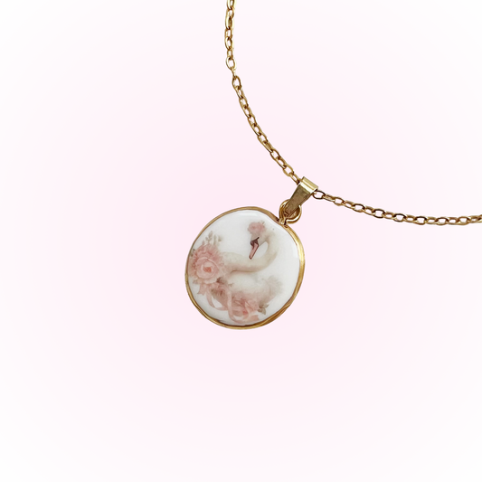 Graceful swan necklace